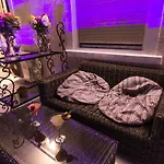 帕达姆精品酒店 4* 地拉那