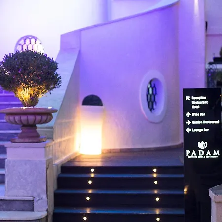 Padam Boutique 4* Tirana