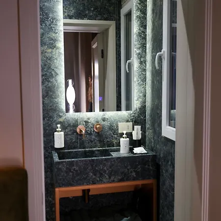 Padam Boutique Hotel 4*