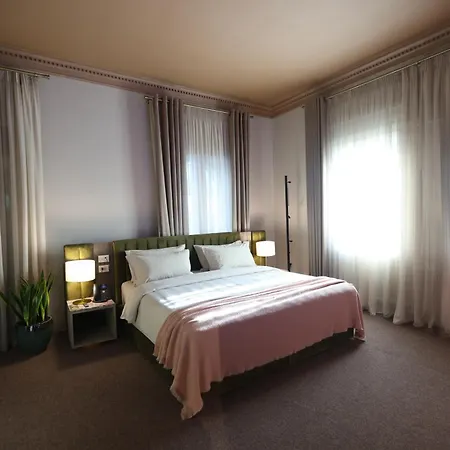 Padam Boutique Hotel 4*