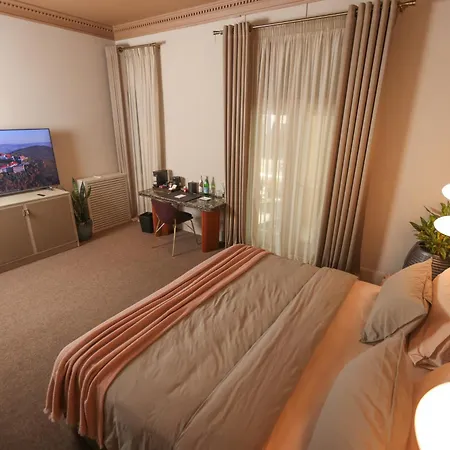 帕达姆精品酒店 地拉那