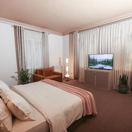 Padam Boutique Тирана