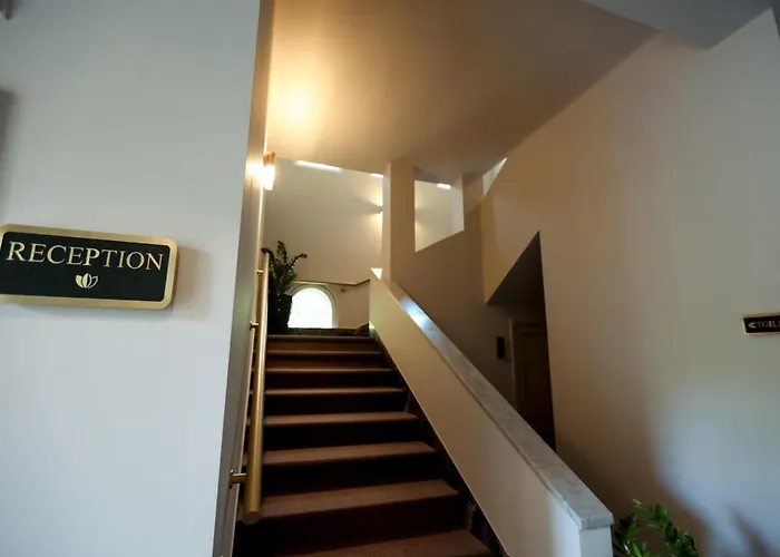 Padam Boutique 4* Tirana