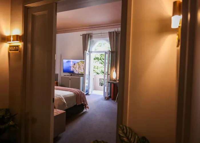 Padam Boutique Hotel 4*